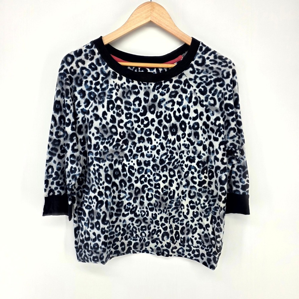 Room Service Sweatshirt Womens Medium Blue Leopard Print Raglan 3/4 Sleeve Top